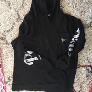 😍😍 VS black hoodie!